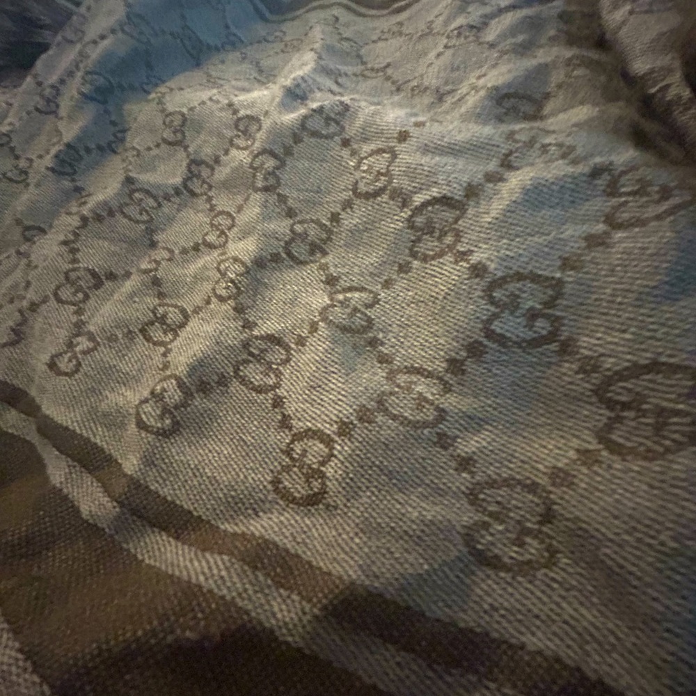 GUCCI fox fur shawl scarf with golden clip (made in italy) - Picture 3 of 3